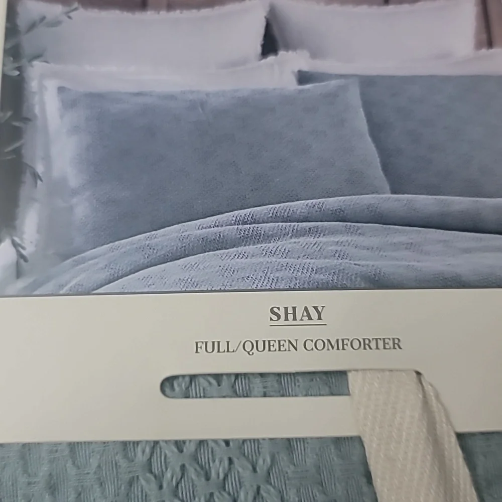 Southern Living Simplicity Collection Shay  Comforter
